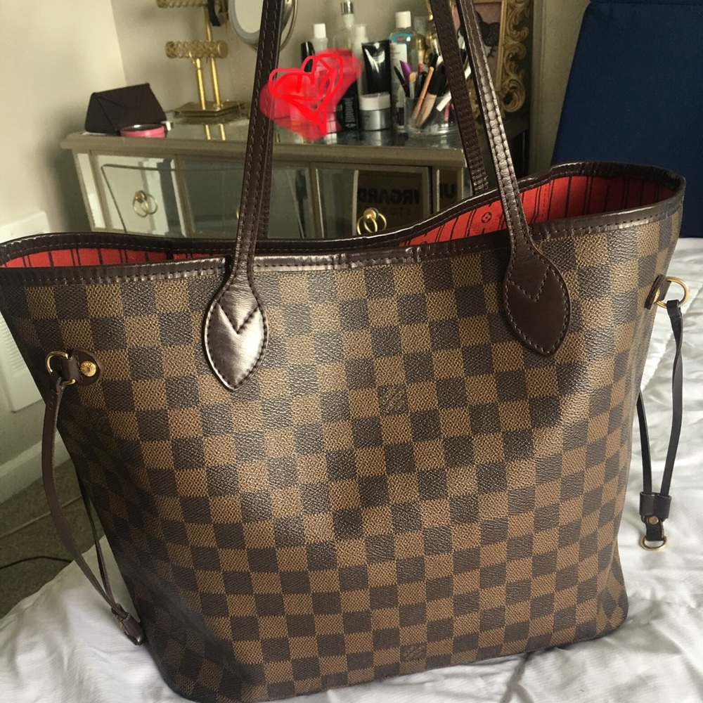 LOUIS VUITTON MM Authentic Bag